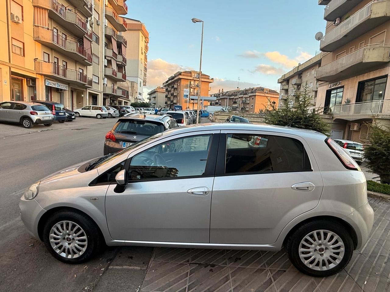Fiat Punto 1.3 MJT II 75 CV 5 porte Street