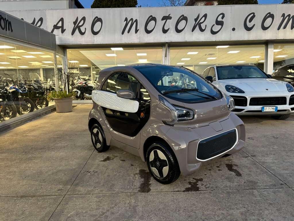 Xev Yoyo Pro 2025 / KM 6.000 IVA ESPOSTA Tua a solo 129 Euro al mese AUTO AZIENDALE
