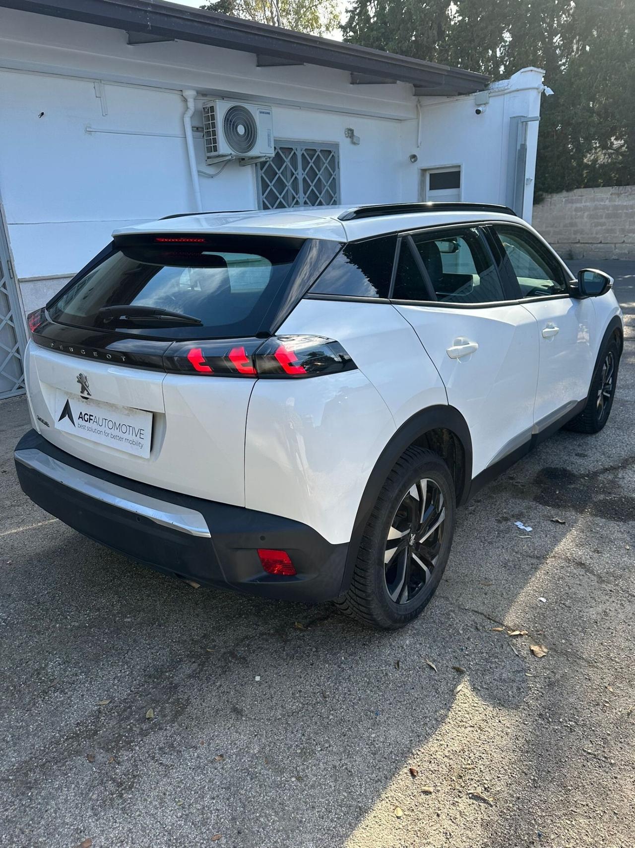 Peugeot 2008 BlueHDi 100 S&S Allure Navi Pack