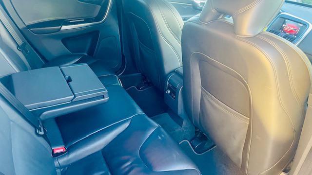 VOLVO XC60 D4 AWD Geartronic R-design N1 *IVA deducibile