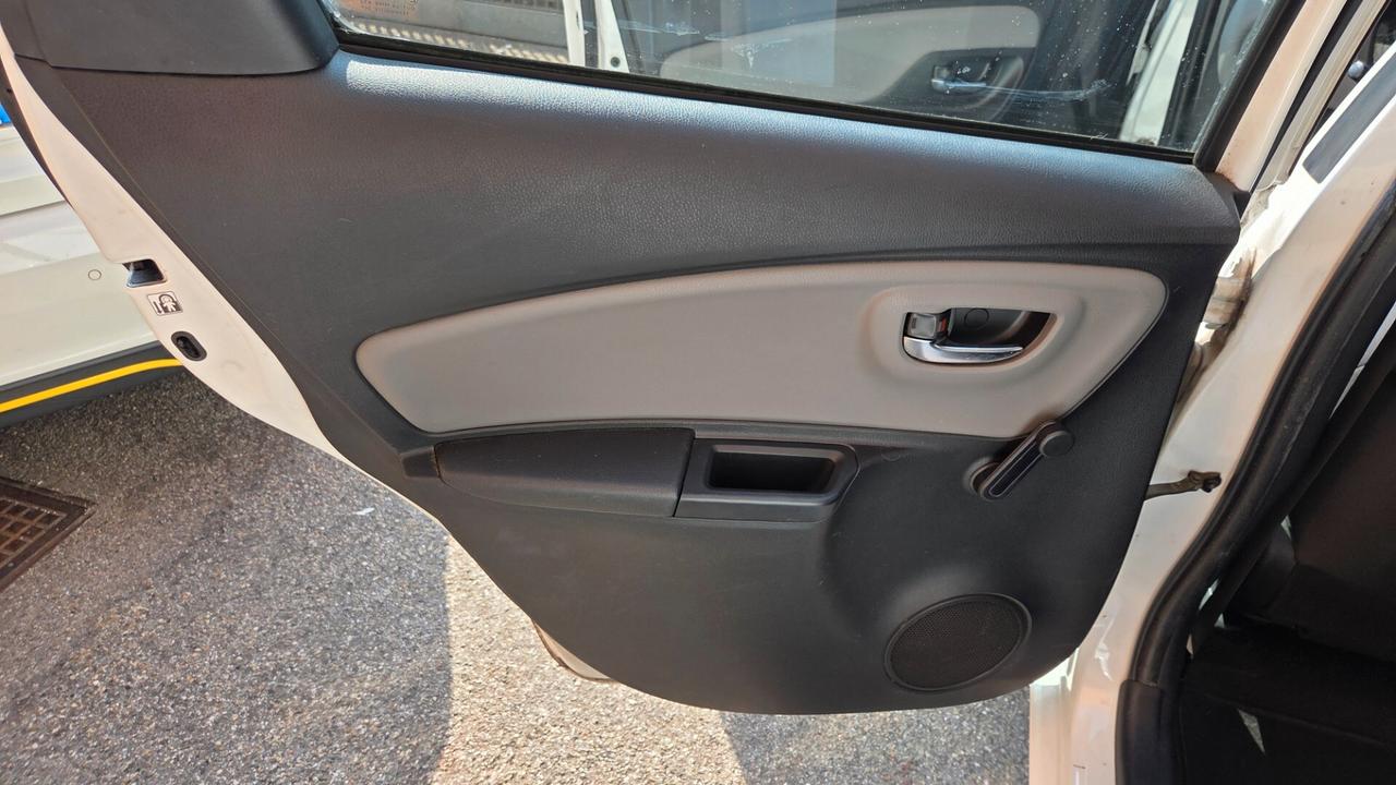 Toyota Yaris 1.0 5 porte Lounge UNICO PROPRIETARIO
