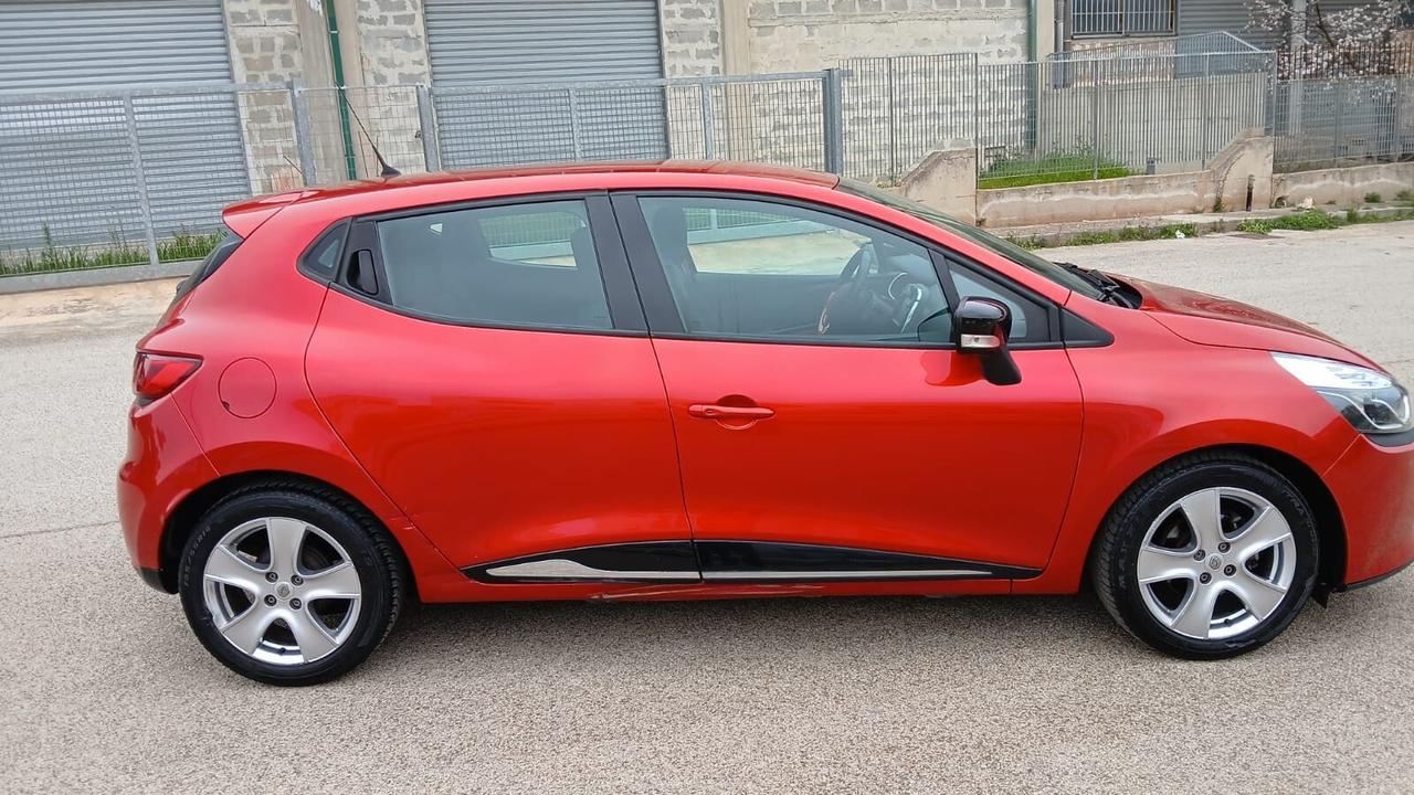 Renault Clio Sporter 0.9 TCe 12V 90CV Costume National