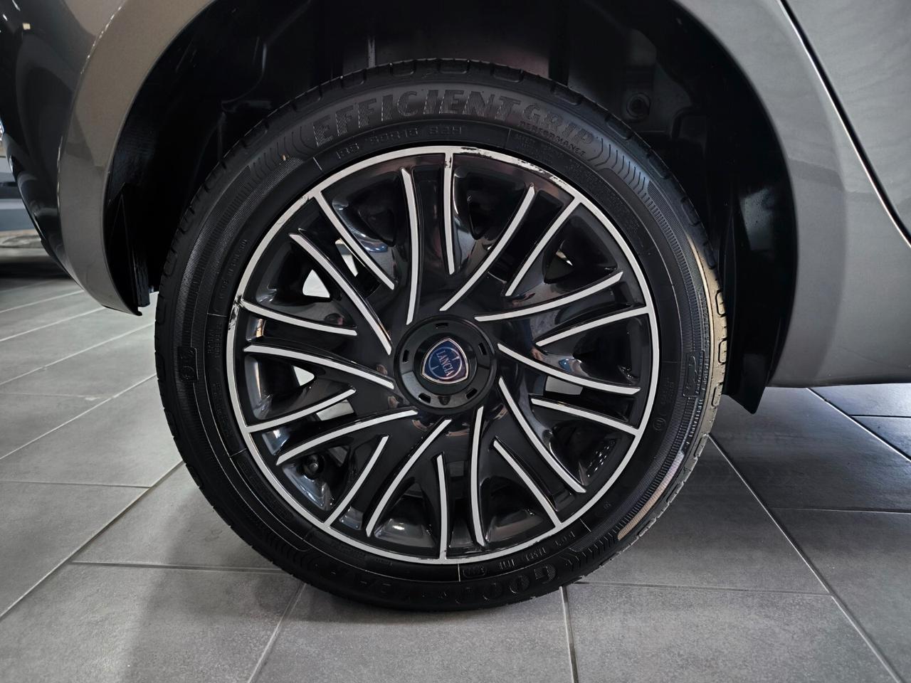 Lancia Ypsilon 1.0 FireFly 5 porte S&S Hybrid Ecochic Gold