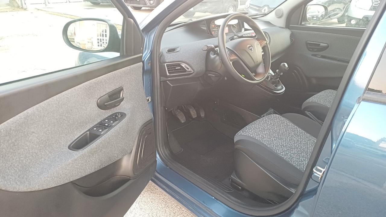 Lancia Ypsilon 1.0 FireFly 5 porte S&S Hybrid Silver 2023 SOLO 5MILA KM