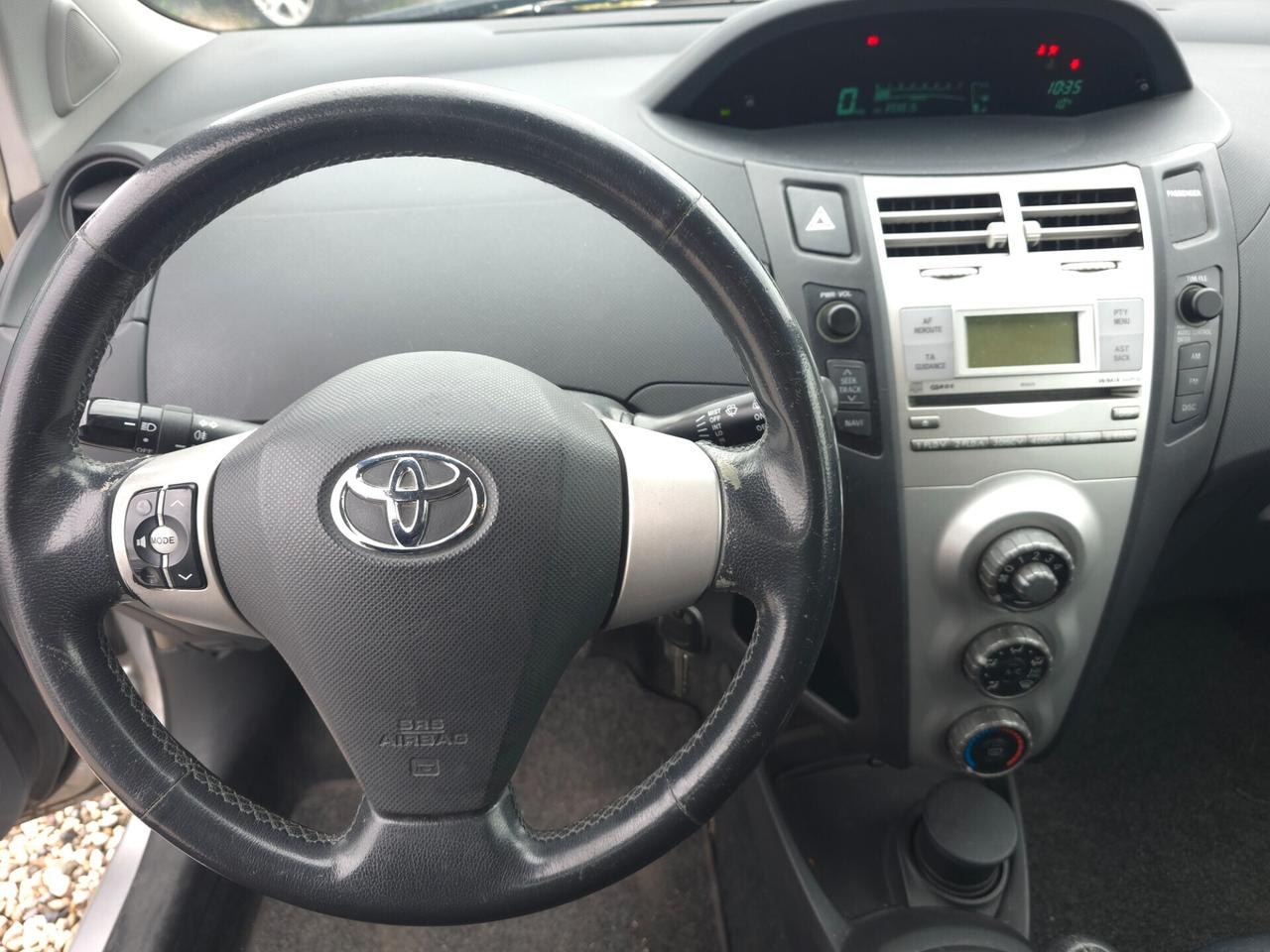 Toyota Yaris 1.3 5 porte Navi