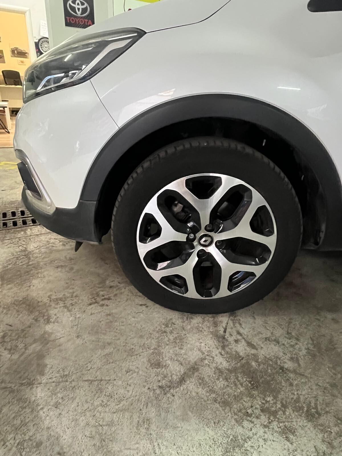 Renault Captur TCe 120 CV Start&Stop Energy Initiale Paris
