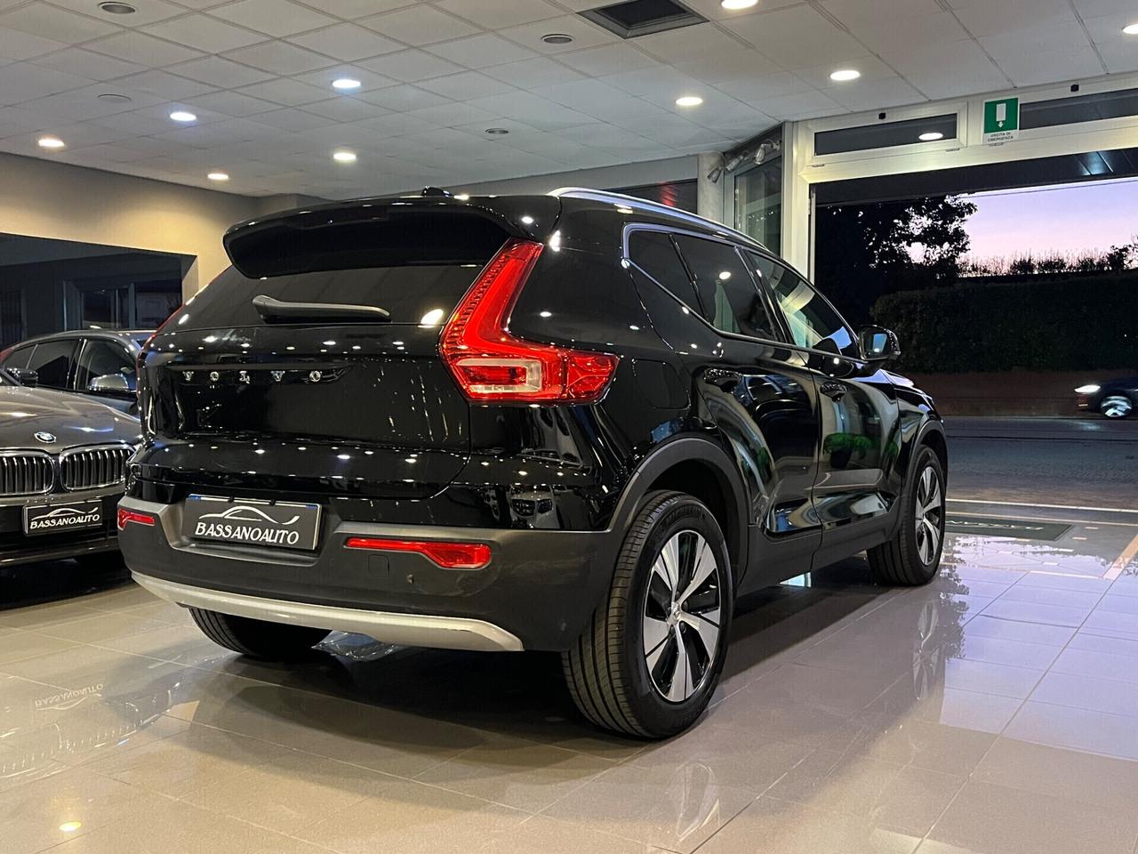 Volvo XC40 1.5 t2 Momentum auto my21 60.000 KM !!!