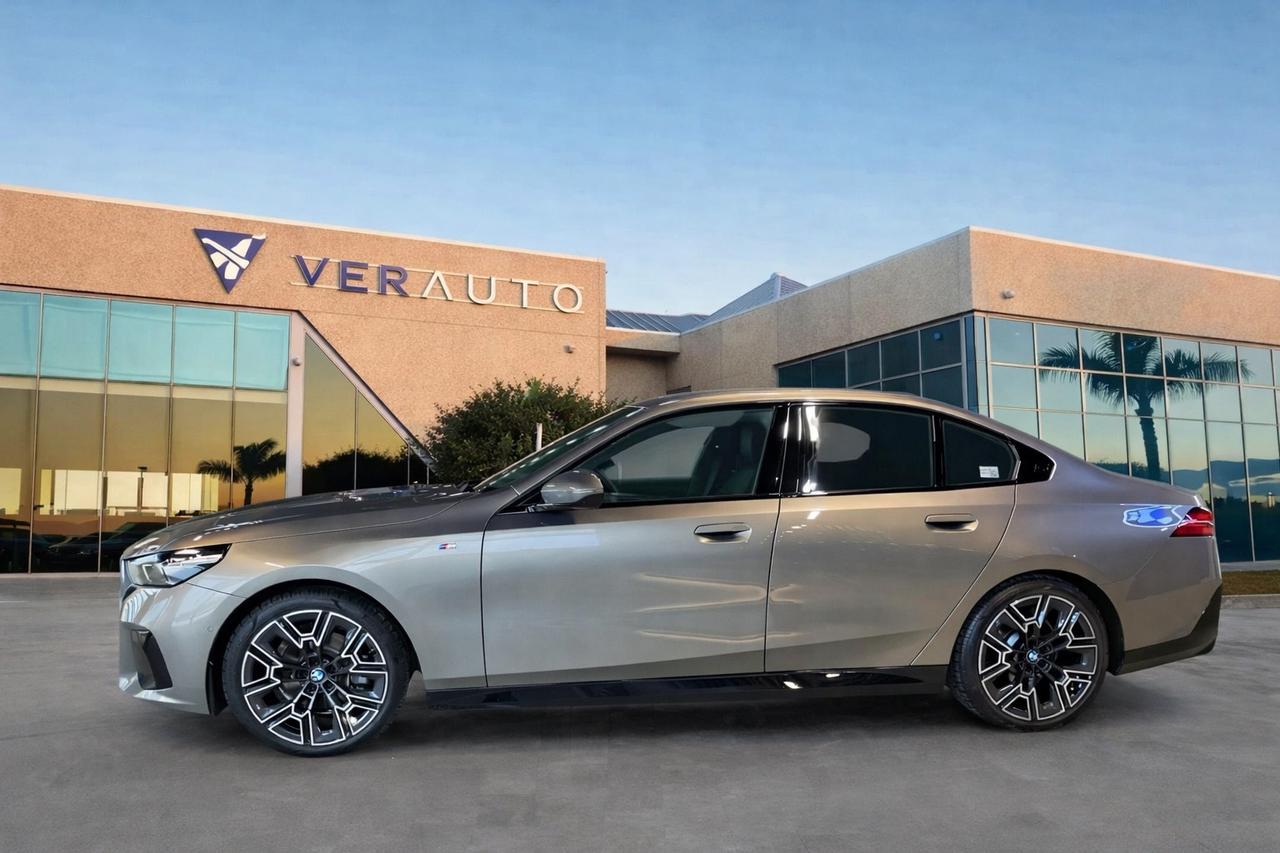 Bmw 520d 48V sDrive Msport possibilità noleggio no scoring