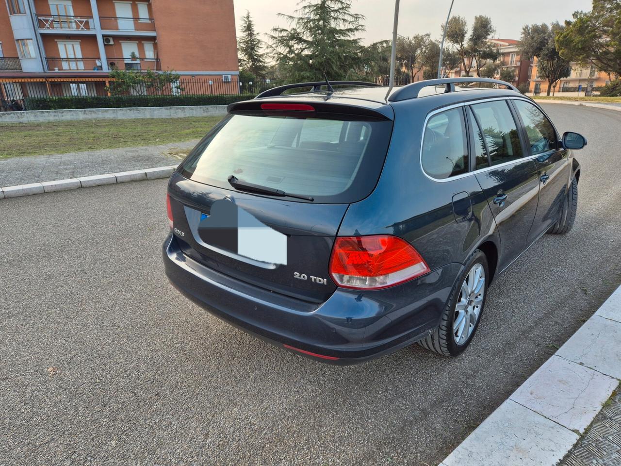 Volkswagen Golf Var. 2.0 TDI DPF Sportline 08