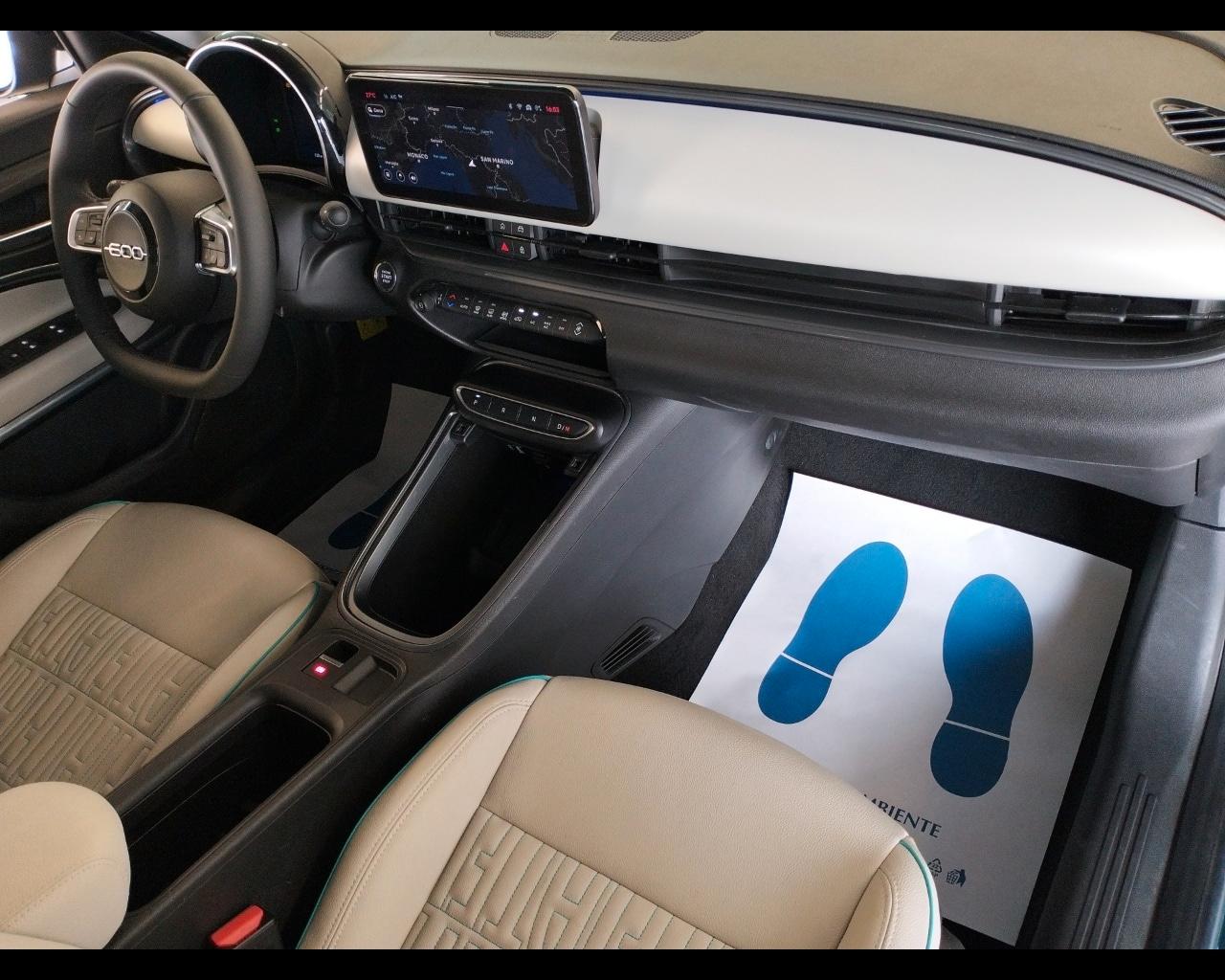 FIAT 600 (2023-->) 600 Hybrid 110 CV DCT MHEV L...