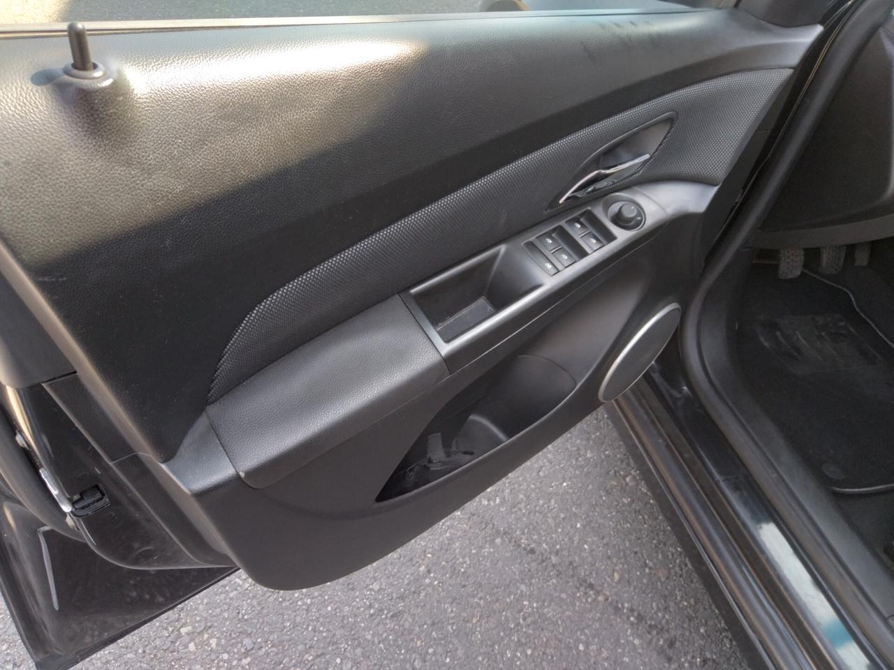 Chevrolet Cruze 1.8 141cv 5 porte LT GPL xneopatentati