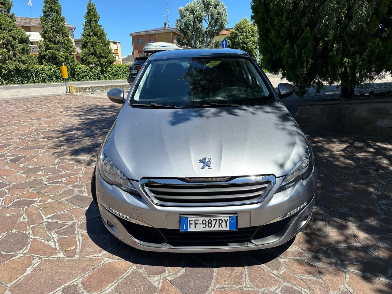 Peugeot 308 BlueHDi 120 S&S SW Allure