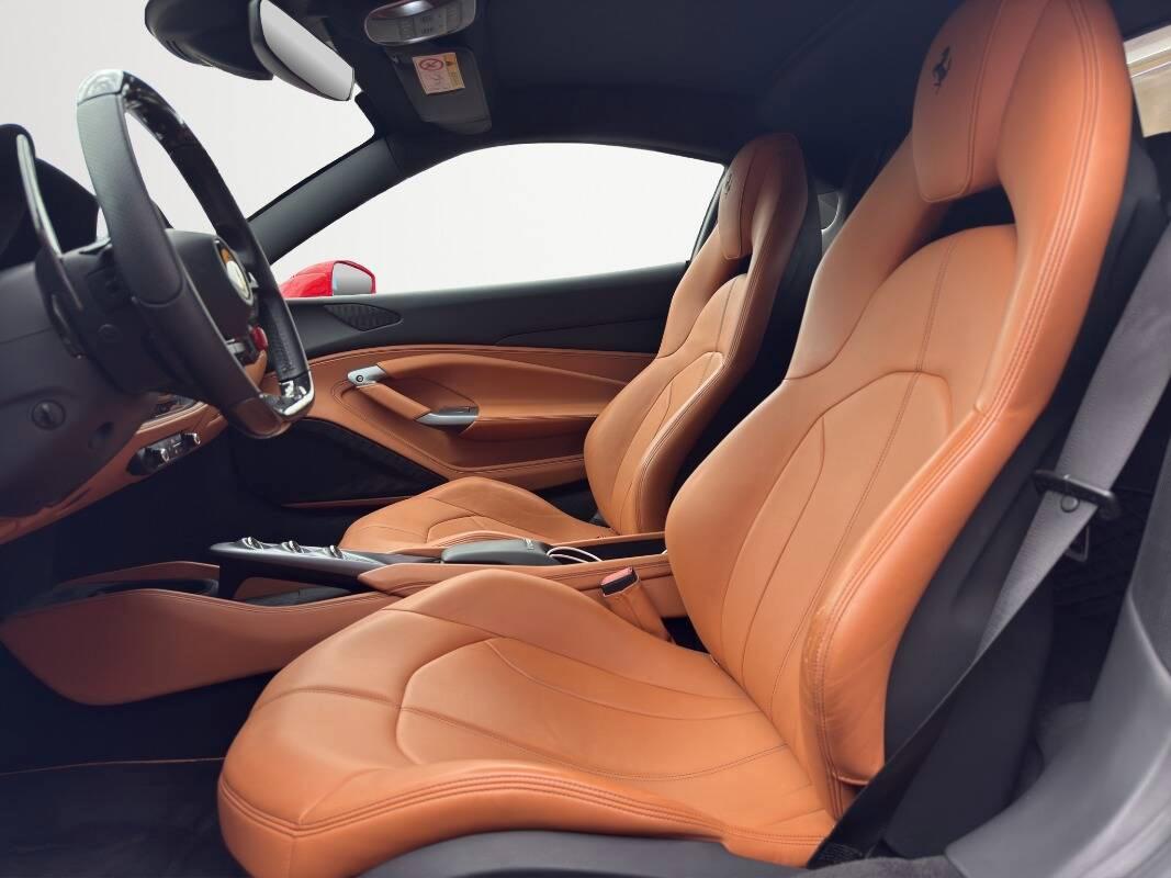 Ferrari F8 3.9 SOLLEVATORE FULL CARBON ITALIANA !