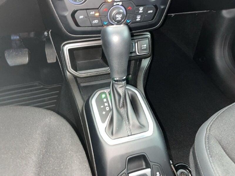 Jeep Renegade 2019 1.5 turbo t4 mhev Limited 2wd 130cv dct