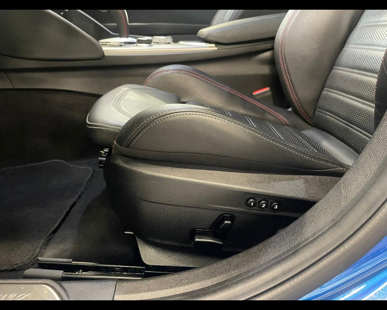 ALFA ROMEO Giulia (2016) - Giulia 2.2 Turbodiesel 210 CV AT8 AWD Q4 Competizione