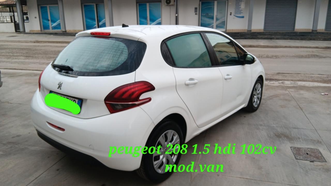 Peugeot 208 van usato mondialcars km 125.000