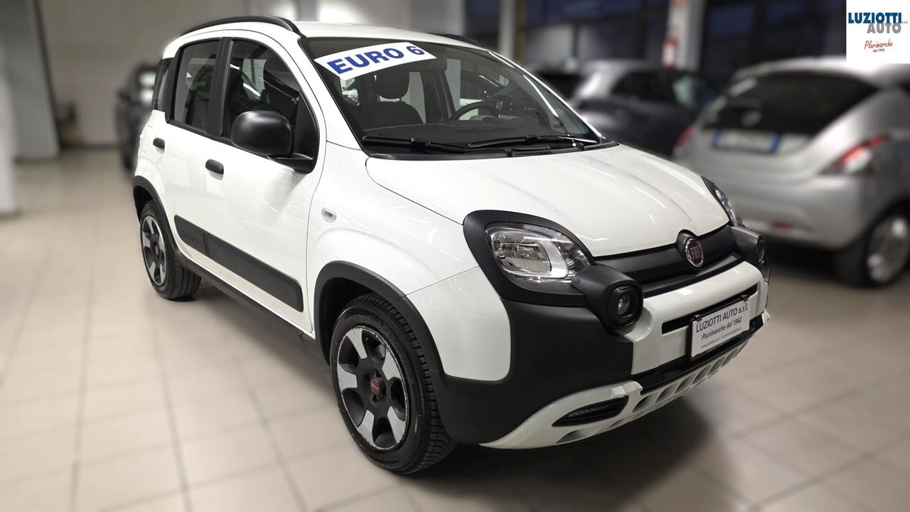 Fiat Panda CITY CROSS 1.0 HYBRID