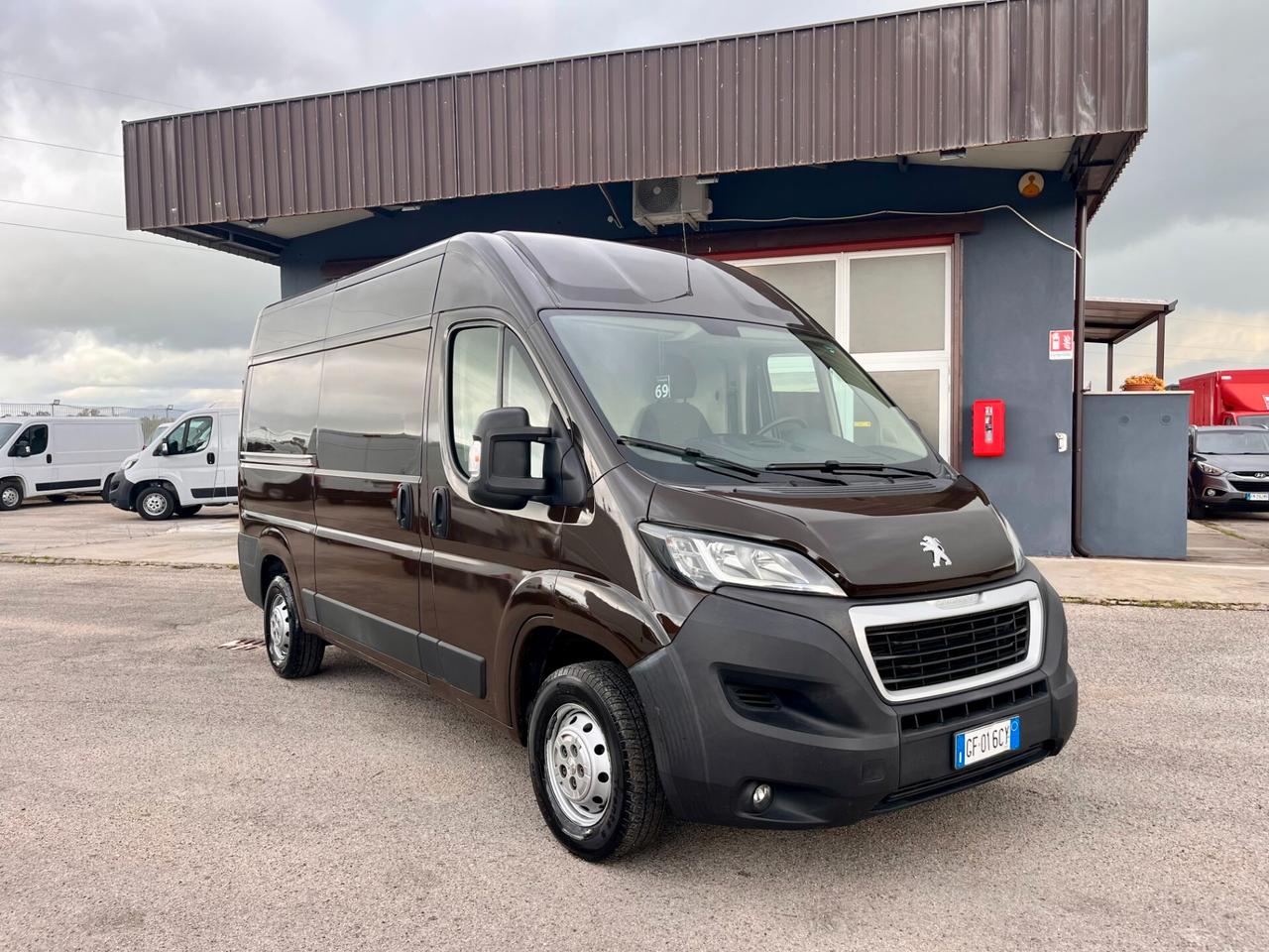 Peugeot BOXER 330 2.2 BLUEHDI 140 CV S&S L2H2 E6D