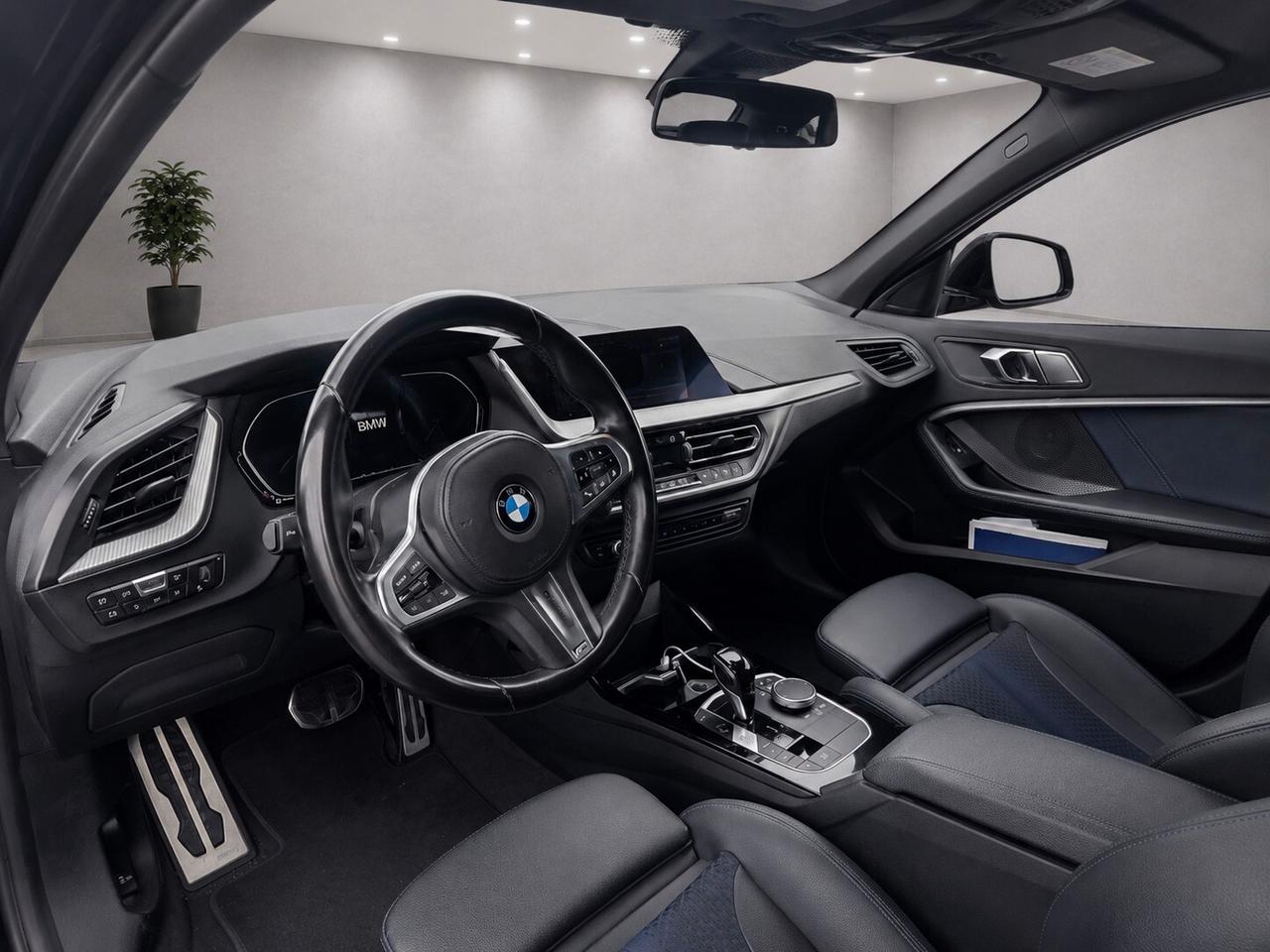 Bmw 118 118d 5p. Msport