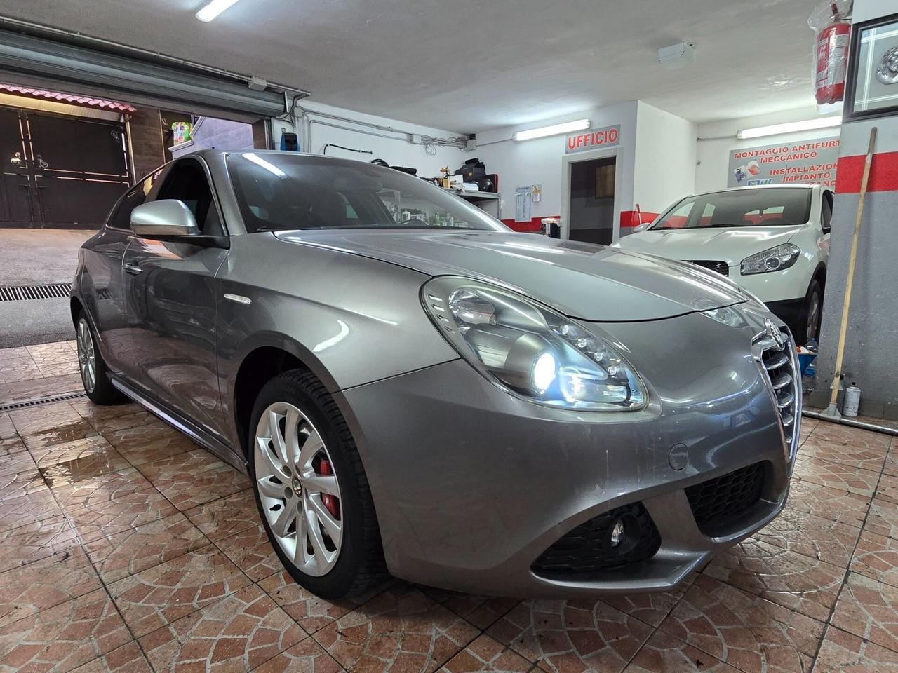 ALFA GIULETTA EXCLUSIVE 170CV DA VETRINA
