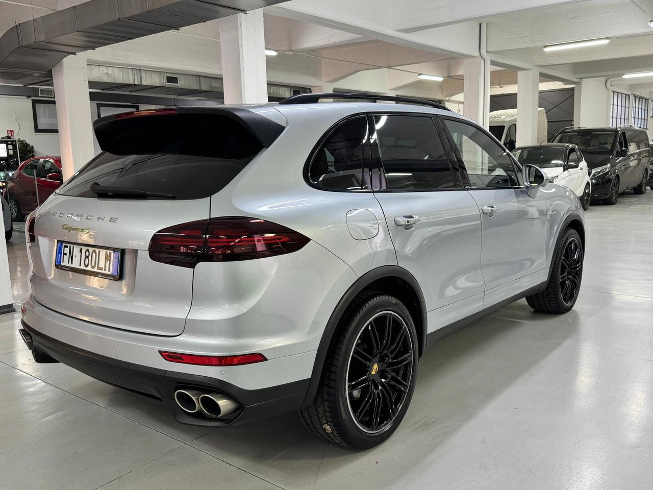 Porsche Cayenne 3.0 e-hybrid S tiptronic