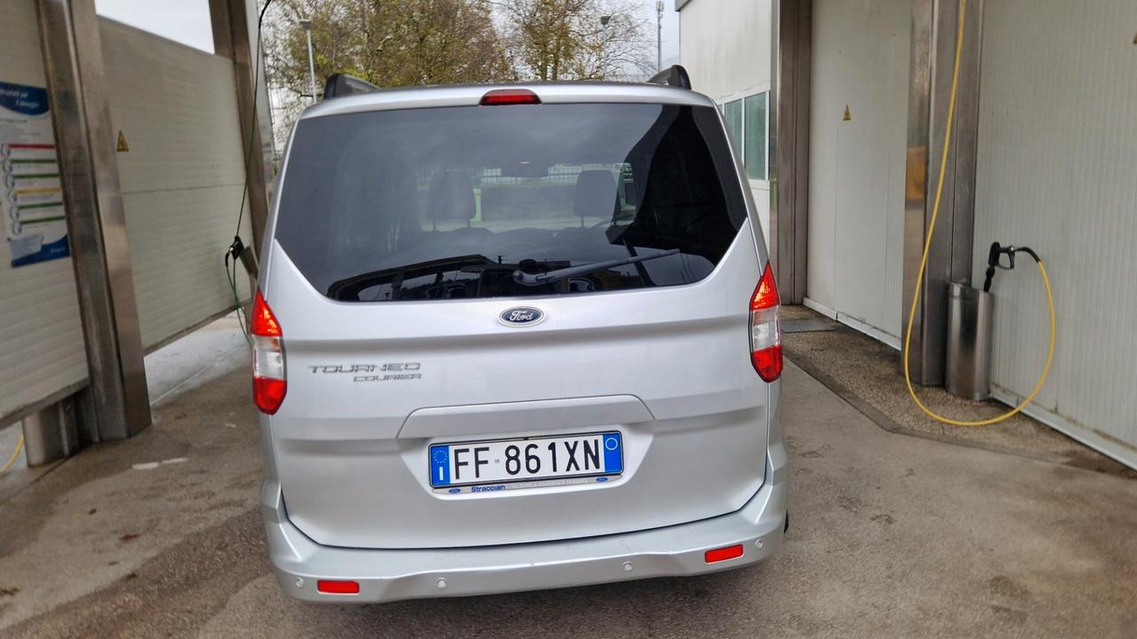 Ford Tourneo Courier 1.5 TDCI 95 CV Titanium