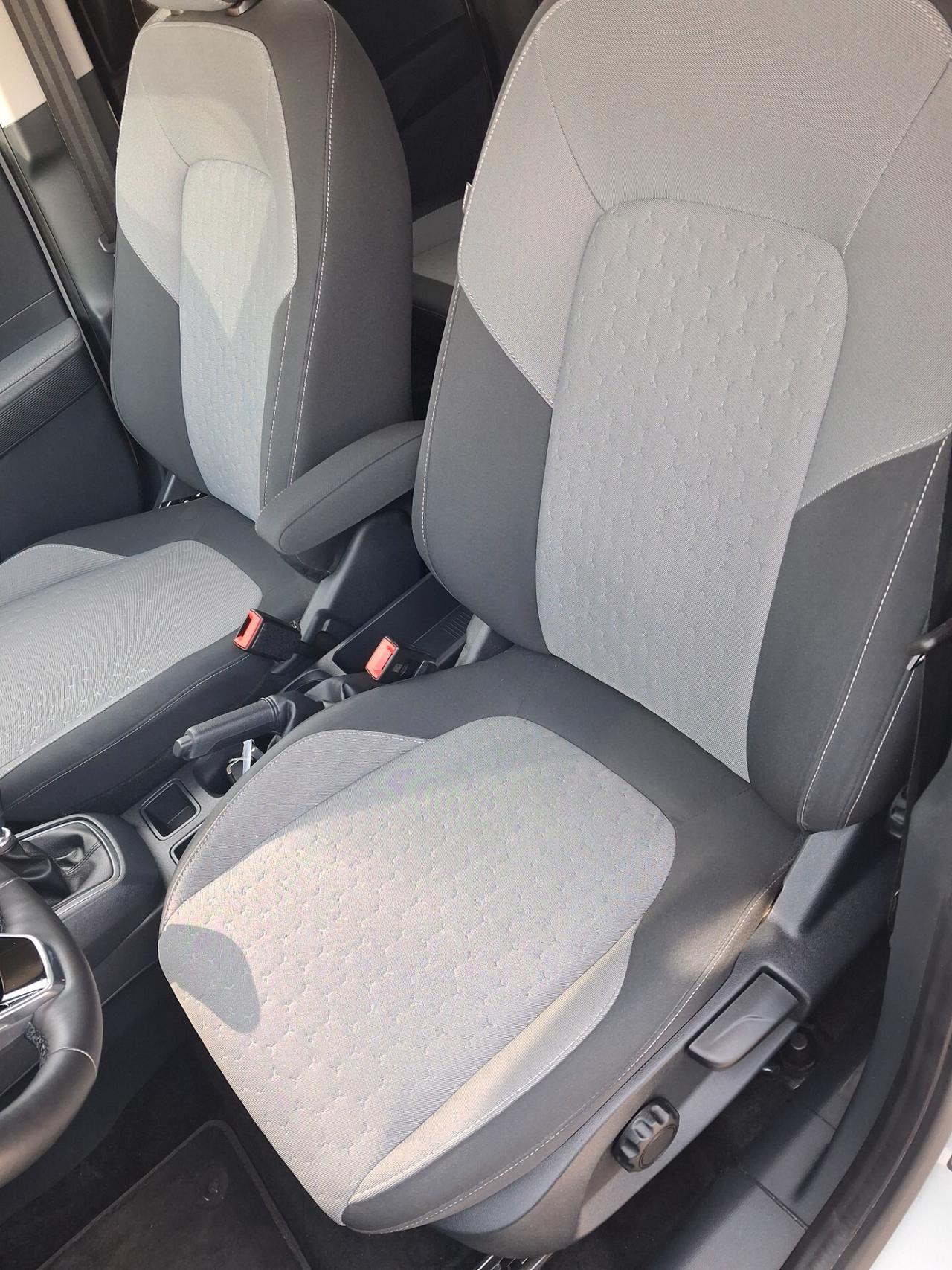 Ford Tourneo Courier 1.0 EcoBoost Titanium