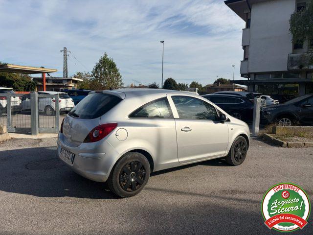 OPEL Corsa 1.2 3 porte Club