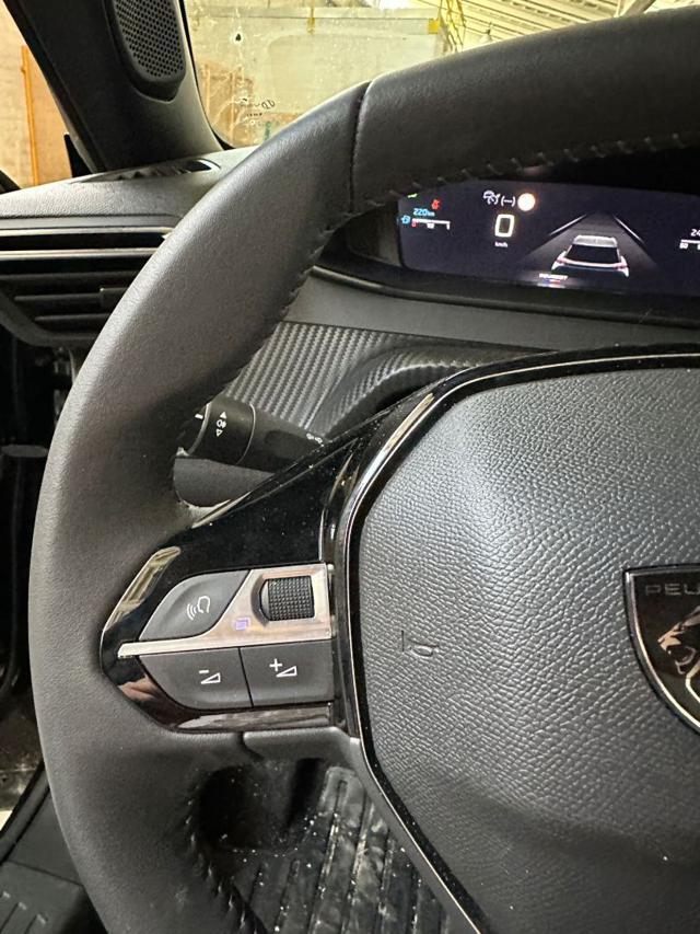 PEUGEOT 2008 PureTech 100 S&S Allure