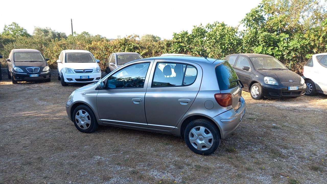 Toyota Yaris 1.0I 16v (Neopatentati)