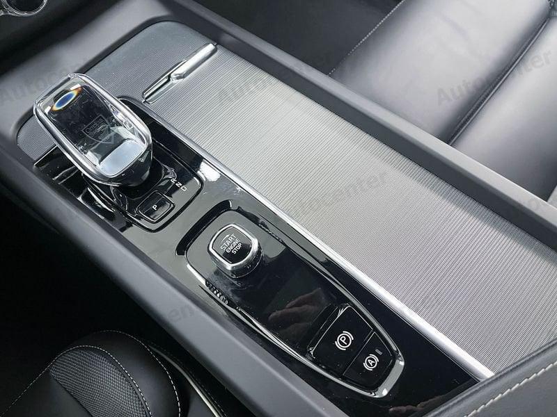 Volvo XC60 XC60 T6 PLUG IN PLUS DARK AWD AUT