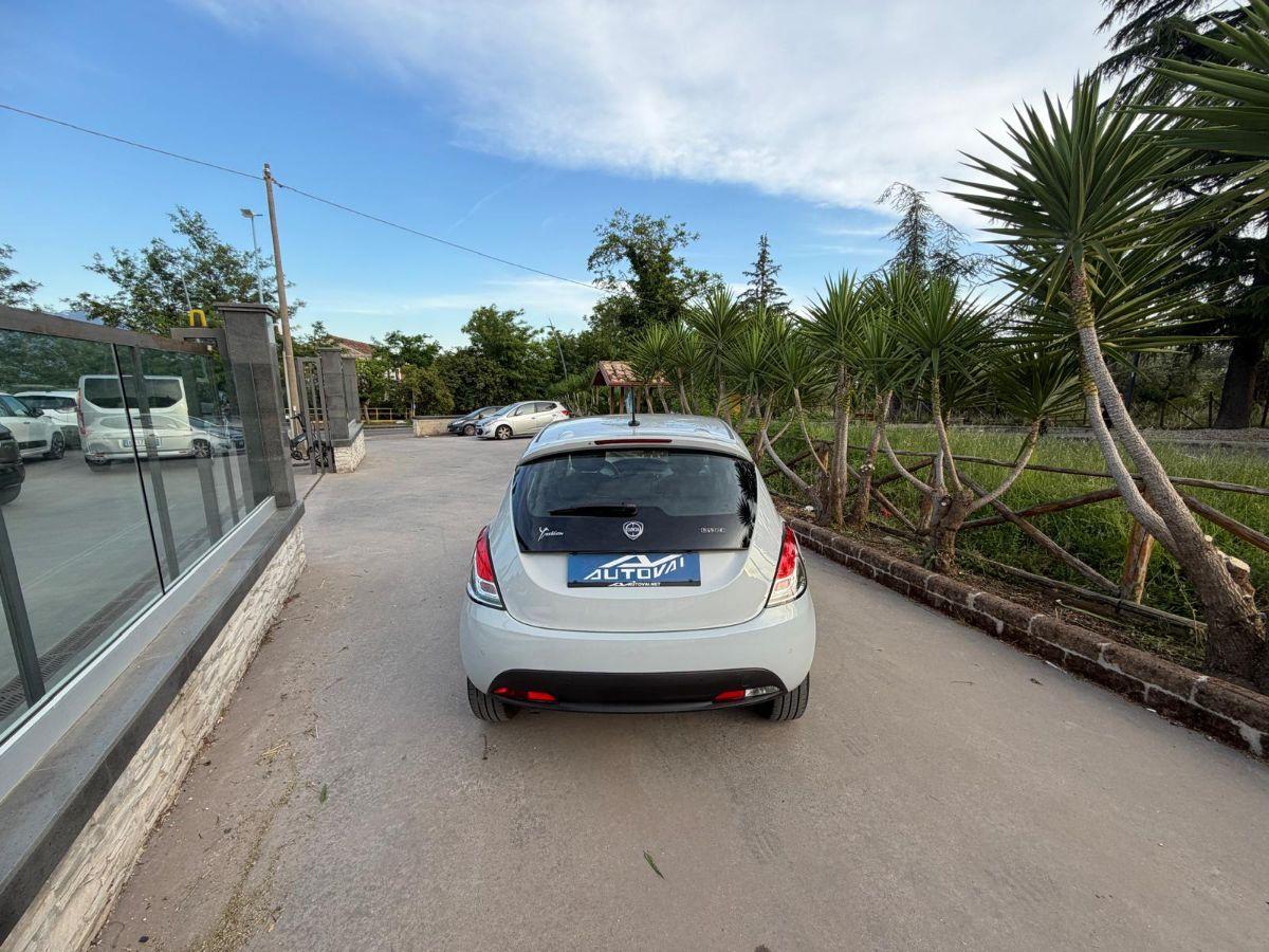 LANCIA - Ypsilon - 1.0 FireFly 5p. S&S Hybrid Gold
