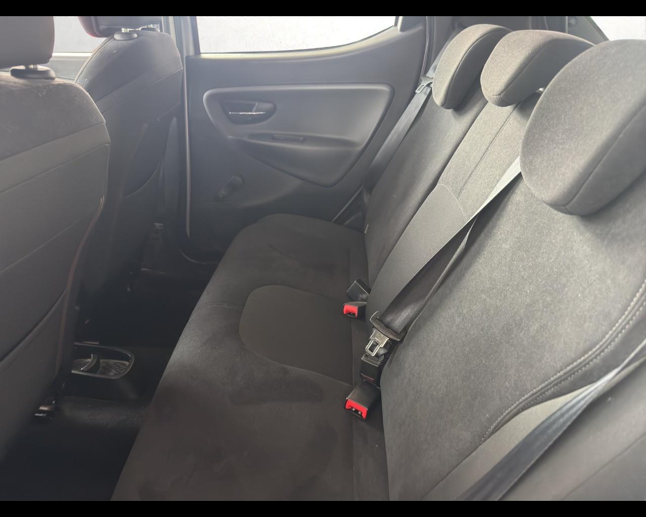 LANCIA Ypsilon 3ª serie - Ypsilon 1.2 69 CV 5 porte S&S Silver