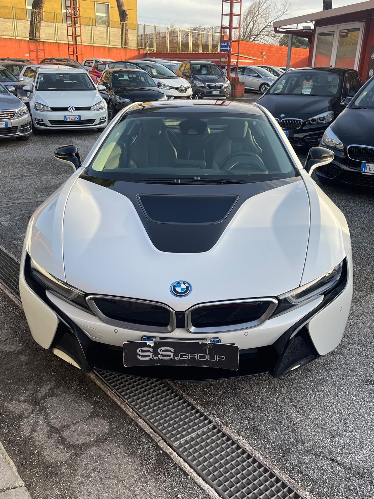 Bmw i8. (( 17 MILA KM -UNICA IN ITALIA ))