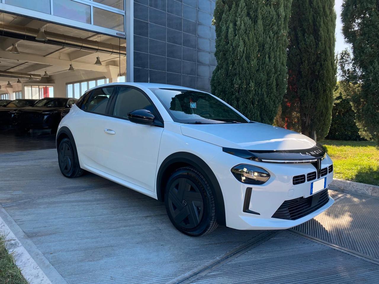 Lancia Ypsilon Hybrid e-DCT