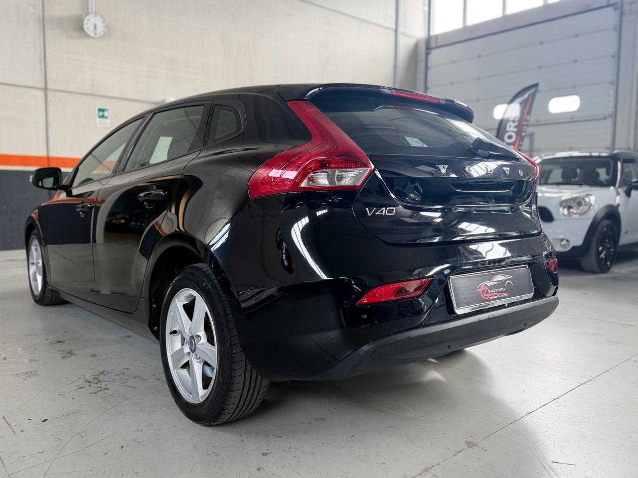 Volvo V40 D2 1.6 Powershift Kinetic NEOPATENTATI