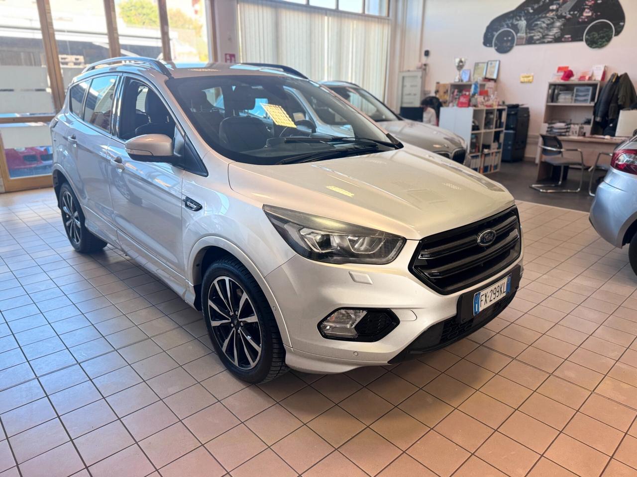 Ford Kuga 2.0 TDCI 150 CV S&S 4WD Powershift ST-Line