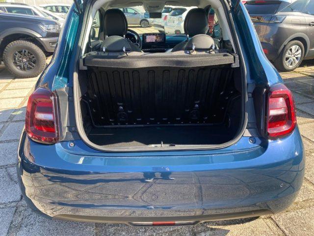 FIAT 500e Berlina 42 kWh La Prima