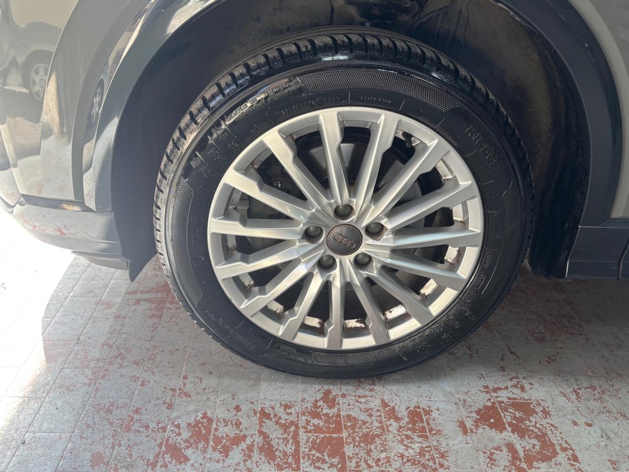 Audi Q2 35 TDI quattro S tronic Business Design