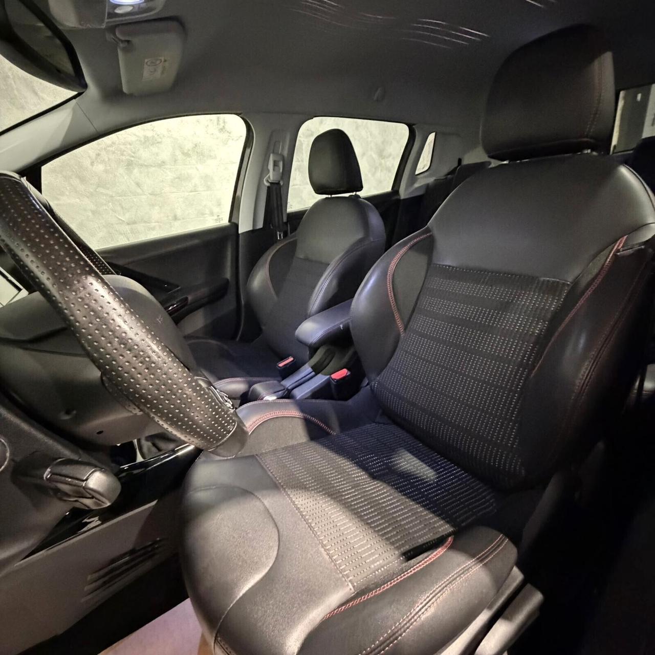 Peugeot 2008 1.2 BENZINA GT-LINE NEOPATENTATI+PELLE+RETROCAMERA