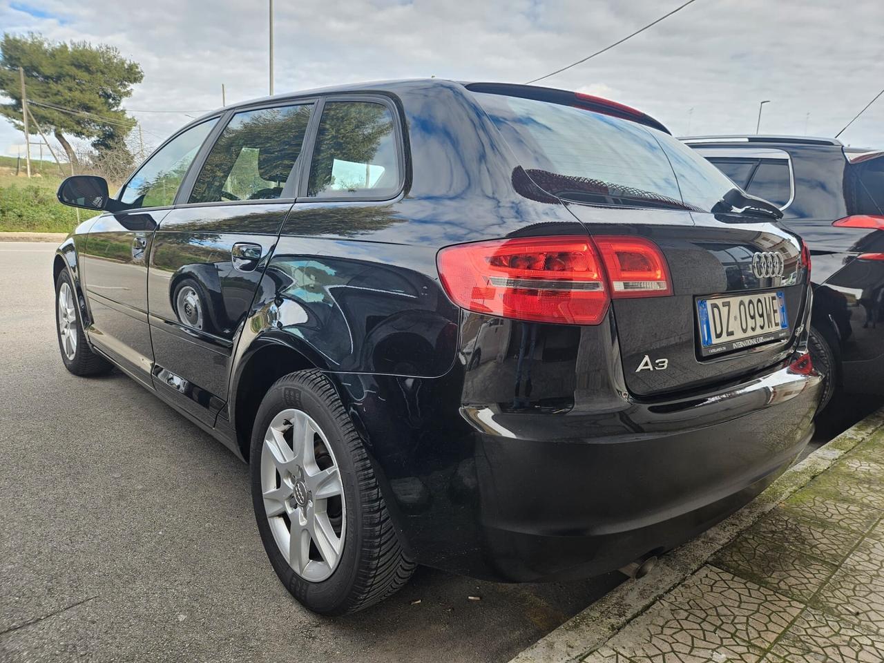 Audi A3 SPB 1.6 TDI 90 CV Attraction