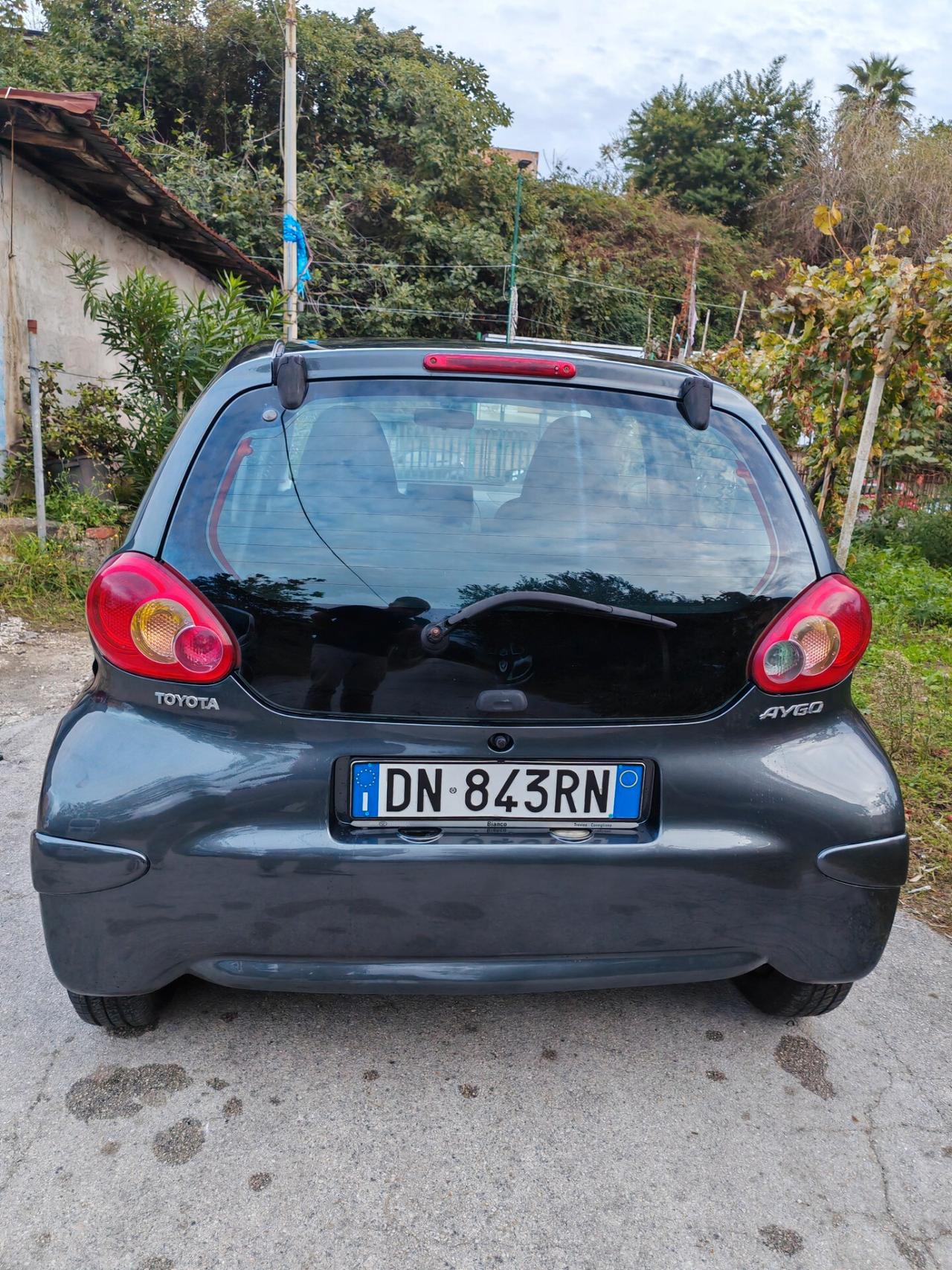 Toyota Aygo GPL con Tablet Android