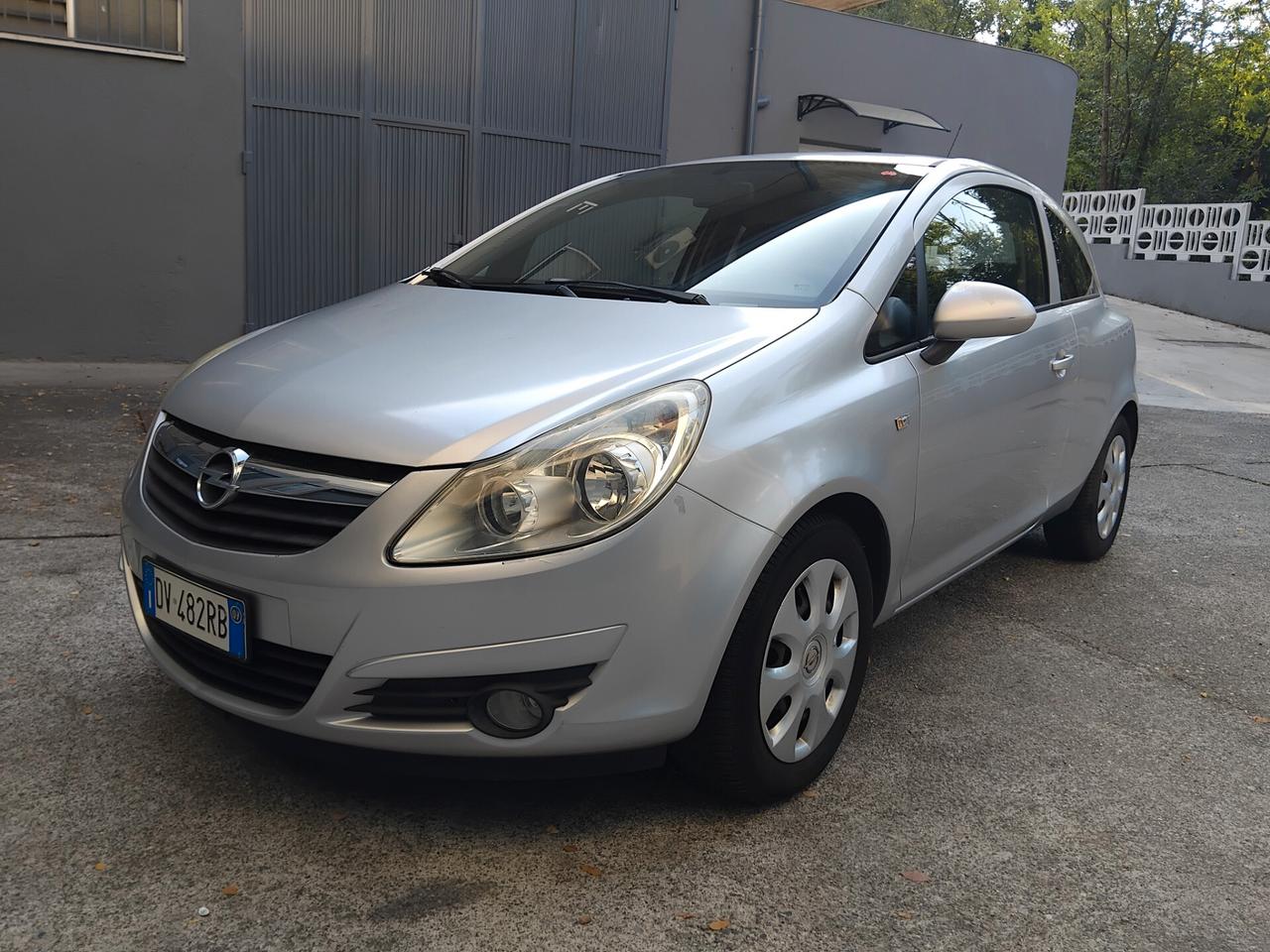 Opel Corsa 1.2 benzina