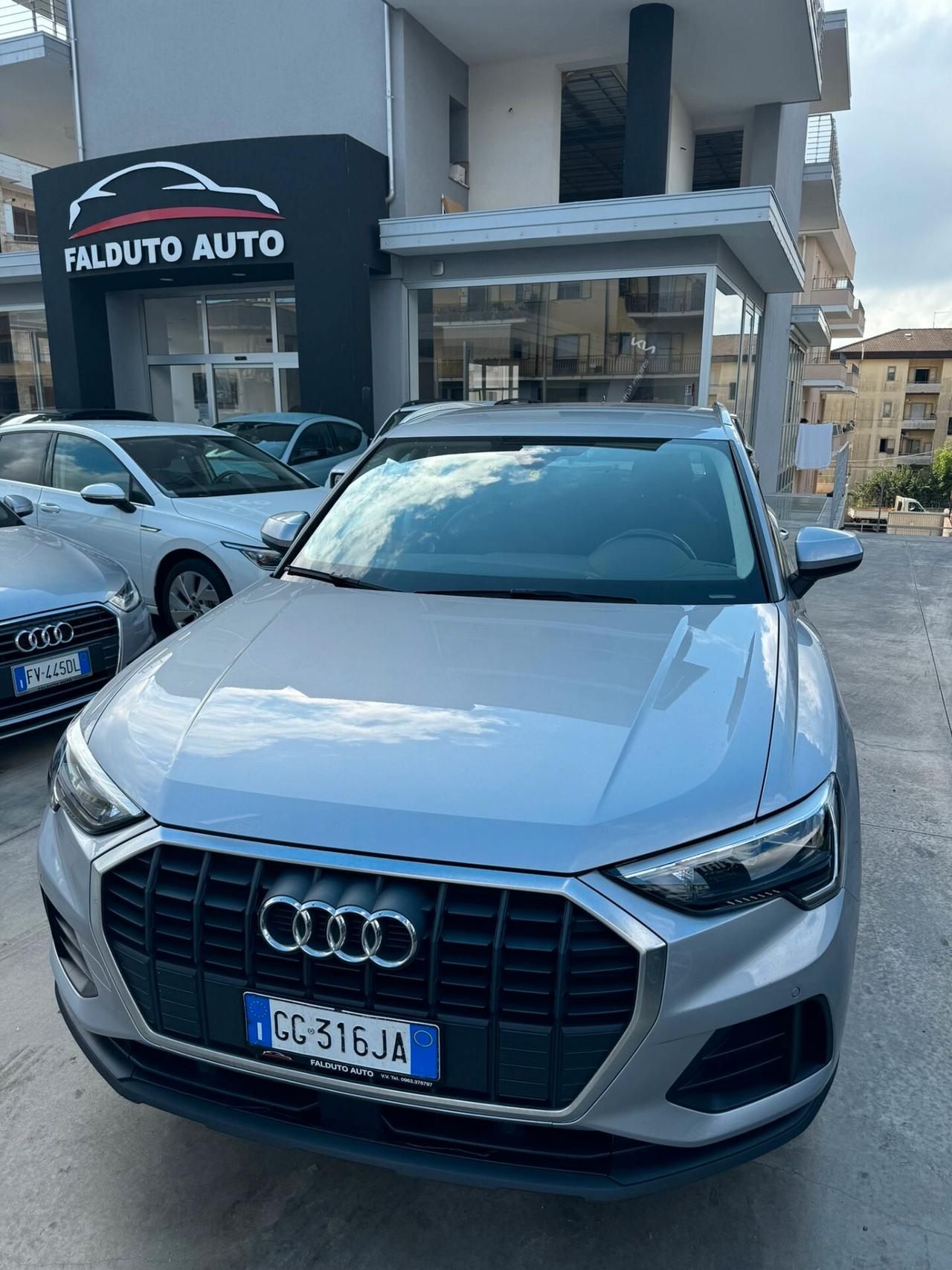 Audi Q3 35 TDI S tronic Business
