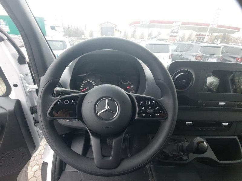 Mercedes-Benz Sprinter 311 CDI F 37/35