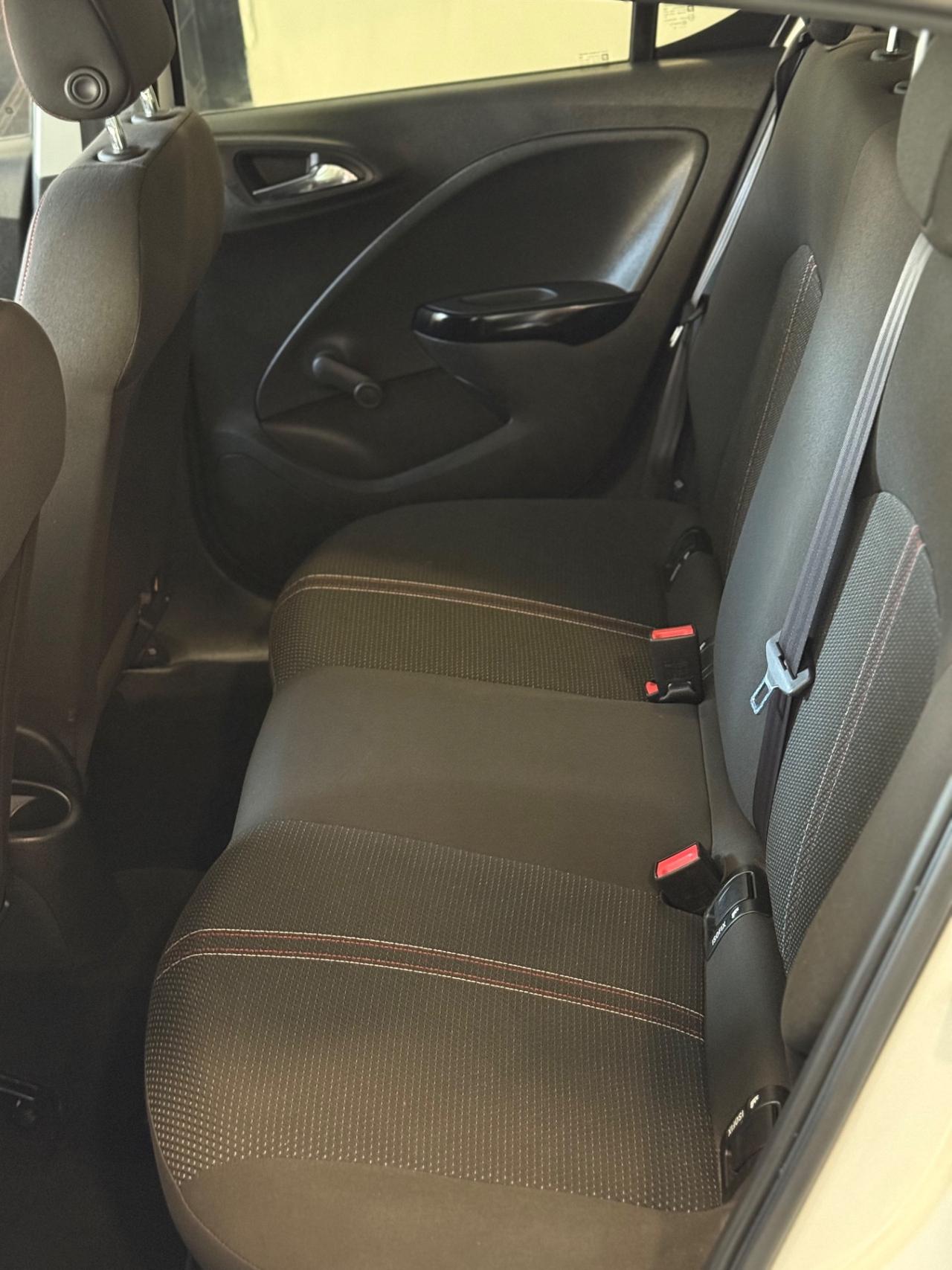 Opel Corsa 1.2 5 porte b-Color