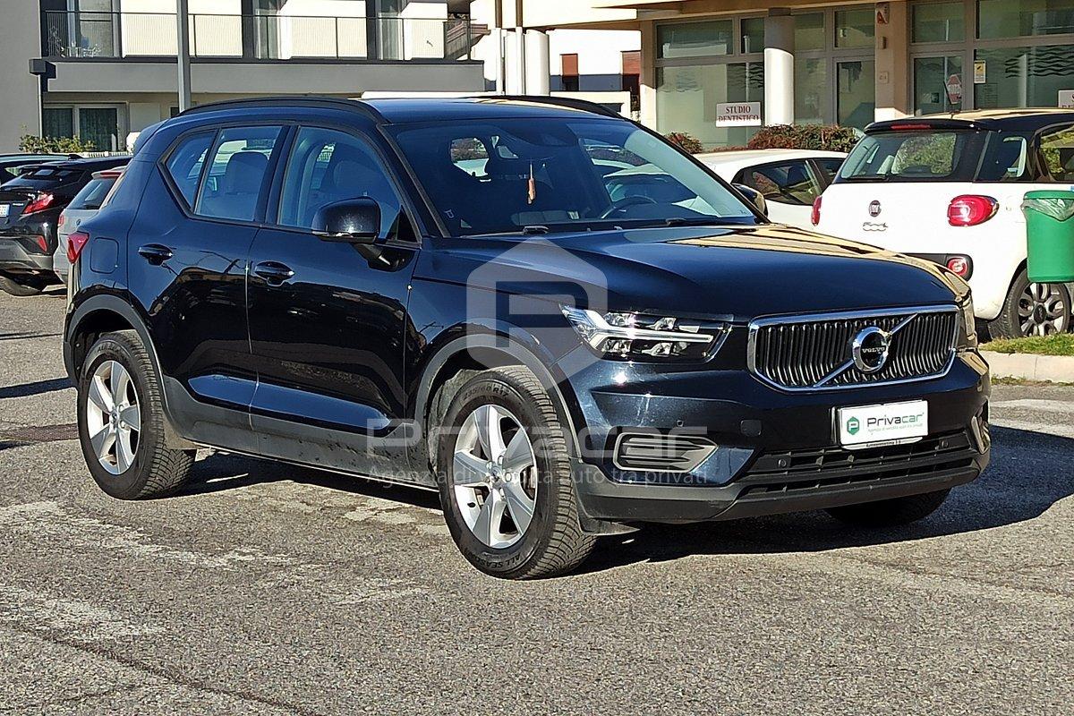 VOLVO XC40 T2 Geartronic Momentum Core