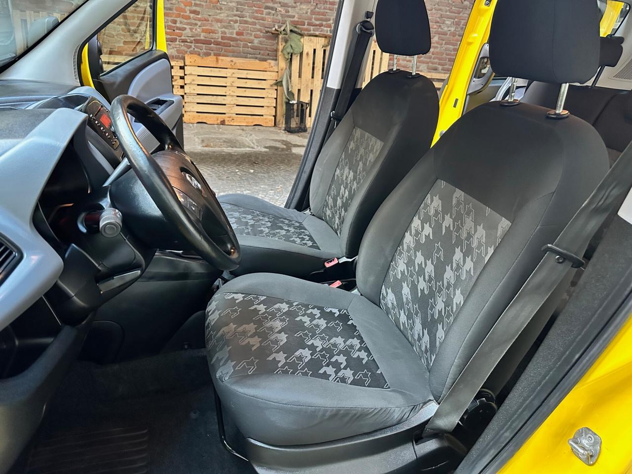 Opel Combo 1.4 (7 POSTI) - No Blocco del Traffico