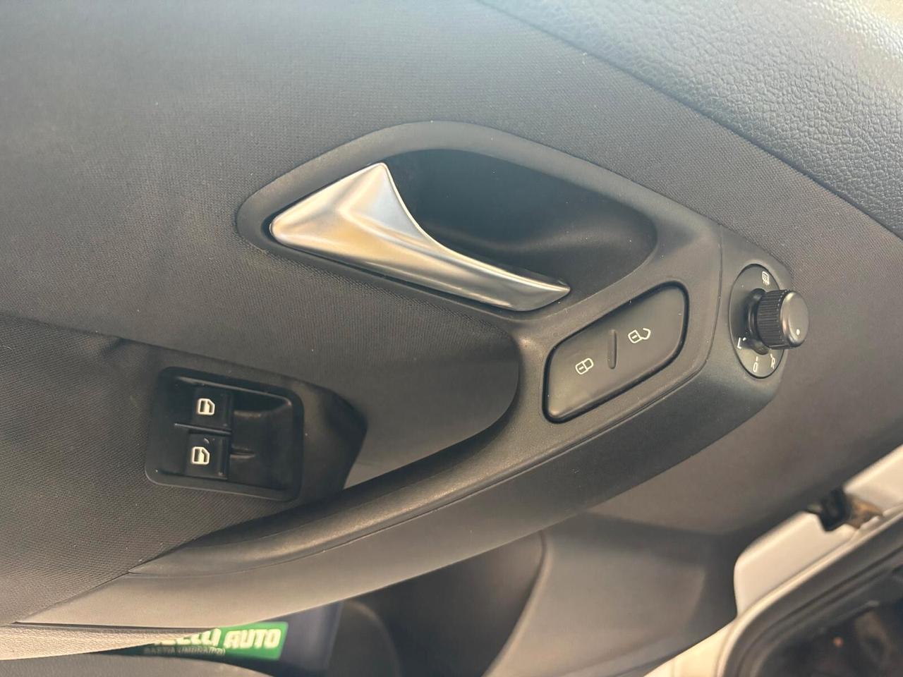 VOLKSWAGEN POLO ANNO 2011 BZ 1.2 ADATTA NEOPATENTATI KM 200 mila