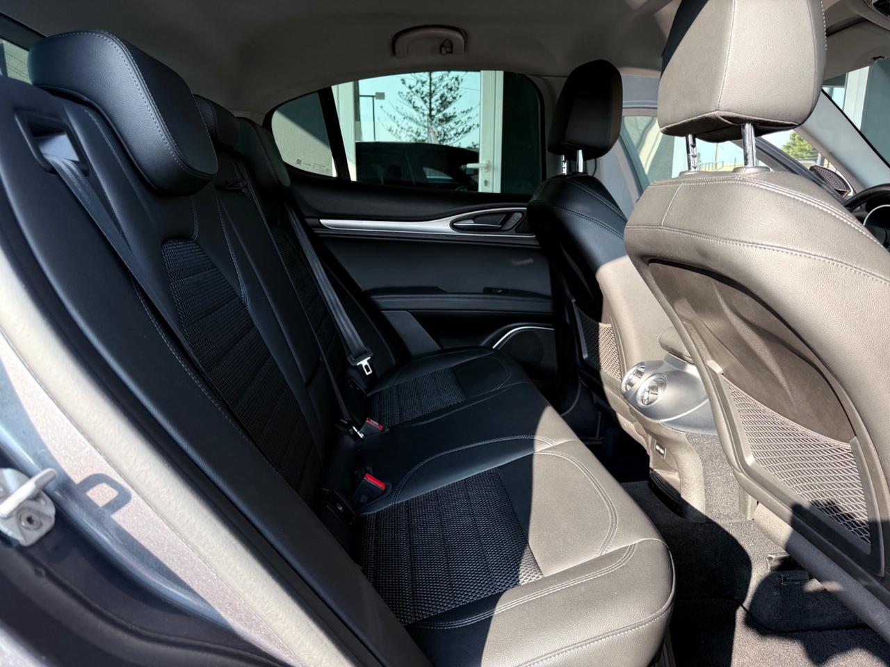 Alfa Romeo Stelvio 2.2 Turbodiesel 190 CV AT8 Q4 Sprint